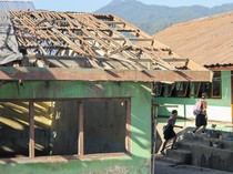 Sekolah Rusak Diterpa Material Gunung Lewotobi