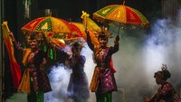 Kenduri Warisan Budaya Tak Benda 2025 di Batam pun menjadi simbol kebanggaan daerah yang kaya akan budaya Melayu, sekaligus wujud nyata semangat masyarakat dalam menjaga identitas budaya bangsa. ANTARA FOTO/Teguh Prihatna
