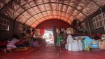 Setahun di Tenda, Pengungsi Lewotobi Belum Direlokasi Setahun di Tenda, Pengungsi Lewotobi Belum Direlokasi