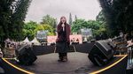 Inspiratif! Sivia Azizah Tampil Kece, Meski Syari di Atas Panggung Inspiratif! Sivia Azizah Tampil Kece, Meski Syari di Atas Panggung