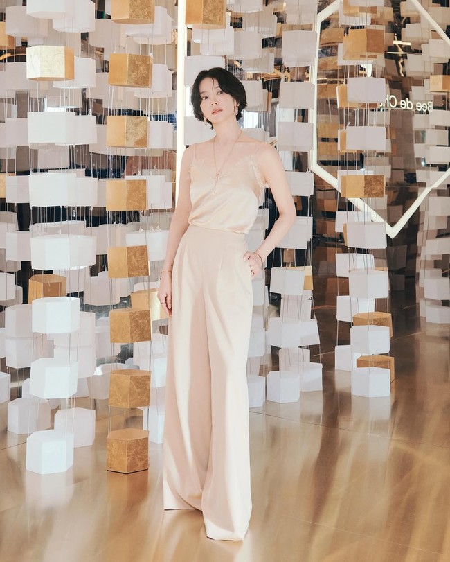 Ini adalah tahun keenam Song Hye Kyo menjadi wajah Chaumet. Ia didapuk menjadi brand ambassador pada tahun 2019, kemudian dipercayakan menjadi global ambassador pada tahun 2022. Foto: dok. Instagram @kyo1122