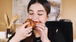 Bukan Konten Make Up, Ini 10 Momen Tasya Farasya Mukbang Makanan Enak