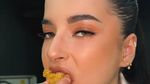 Bukan Konten Make Up, Ini 10 Momen Tasya Farasya Mukbang Makanan Enak