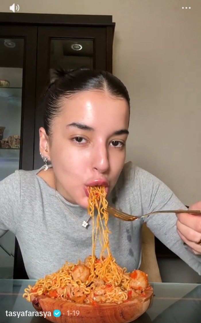 Tasya Farasya mukbang