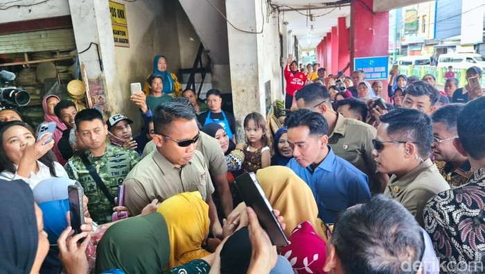 Wapres Gibran Saat Meninjau Pasar Jagasatru Cirebon
