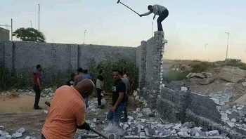 Sunggu totalitas kerjanya ya. Semoga tidak fatal efek yang ditimbulkan. Foto: Bored Panda