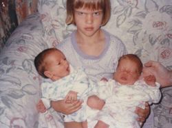 12 Foto Keluarga Paling Absurd, Tapi Malah Jadi Ikonik di Internet