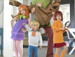 12 Foto Keluarga Paling Absurd, Tapi Malah Jadi Ikonik di Internet