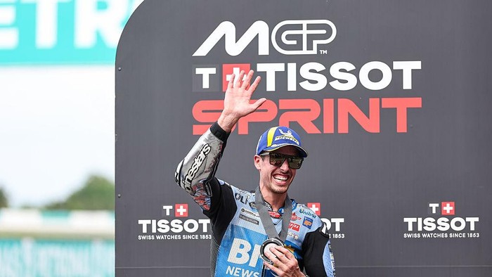 Alex Marquez KUALA LUMPUR, MALAYSIA - OCTOBER 25: Alex Marquez of Spain riding the BK8 Gresini Racing Ducati (73) finishes second and becomes 2025 vice-champion during the Sprint ahead of the MotoGP of Malaysia at Sepang Circuit on October 25, 2025 in Kuala Lumpur, Malaysia. (Photo by Qian Jun/MB Media/Getty Images)