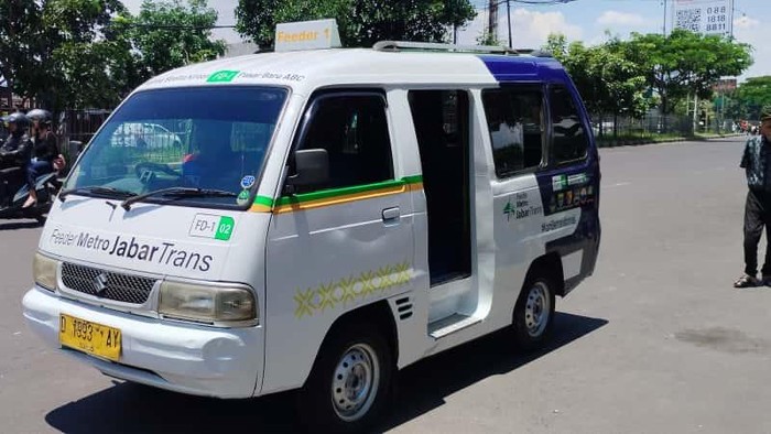 Angkot Feeder Metro Jabar Trans