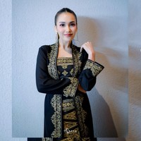 Penampilan Ayu tersebut diketahui untuk menjadi bintang tamu di sebuah acara amal di Bogor. Foto: Instagram/@ayutingting92