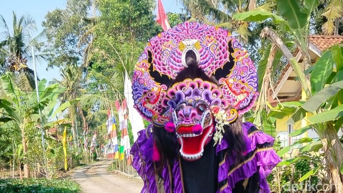 Barongan karya Lubis di Pangandaran