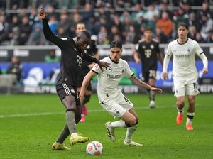 Borussia Moenchengladbach Vs Bayern Munich: Kevin Diks Cs Tumbang 0-3