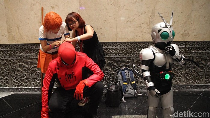 Cosplay hingga Game dan Anime Ramaikan Comic Con 2025 Penggemar cosplay berpose di booth fotografi pada Indonesia Comic Con (ICC) x Indonesia Anime Con (INACON) 2025 di JICC Senayan, Jakarta, Sabtu (25/10/2025). Kegiatan tersebut bertajuk Pop Culture Crossover Celebration of The Year.