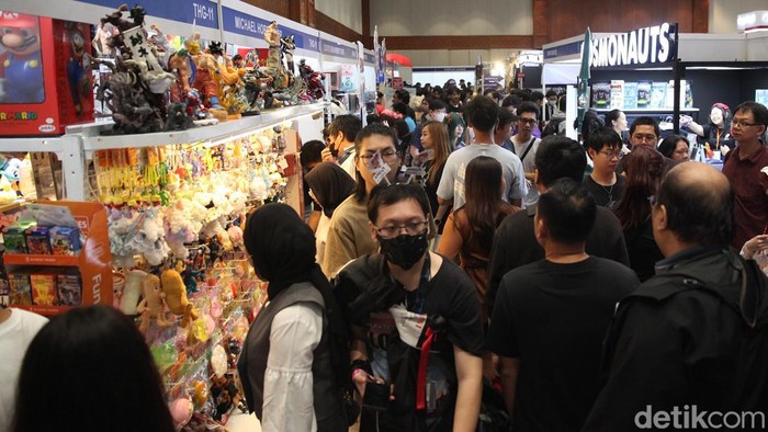 Cosplay hingga Game dan Anime Ramaikan Comic Con 2025 Penggemar cosplay berpose di booth fotografi pada Indonesia Comic Con (ICC) x Indonesia Anime Con (INACON) 2025 di JICC Senayan, Jakarta, Sabtu (25/10/2025). Kegiatan tersebut bertajuk Pop Culture Crossover Celebration of The Year.