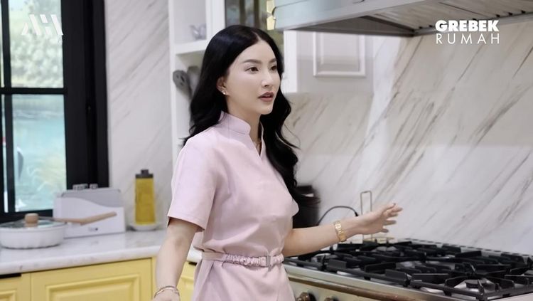 7 Potret Dapur Mewah Sarwendah, Ada Kompor Rp 1 Miliar