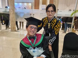 Kisah Mahasiswa Difabel Non-Muslim Lulus Cumlaude di UM Surabaya