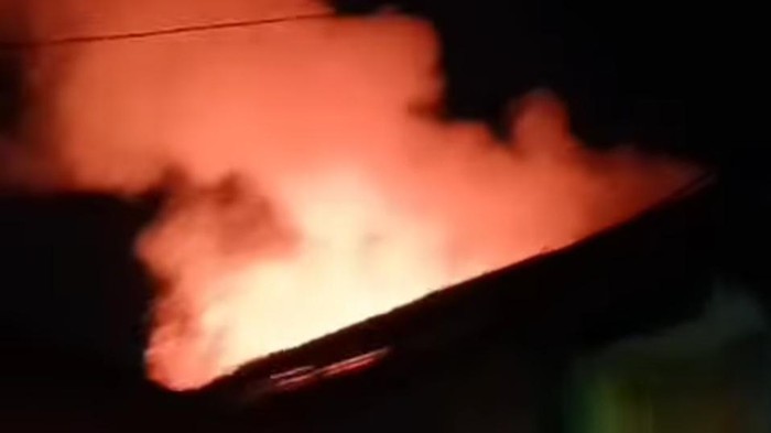 Gedung sekolah MI di Tanah Sareal, Kota Bogor, terbakar. Gedung sekolah MI di Tanah Sareal, Kota Bogor, terbakar.