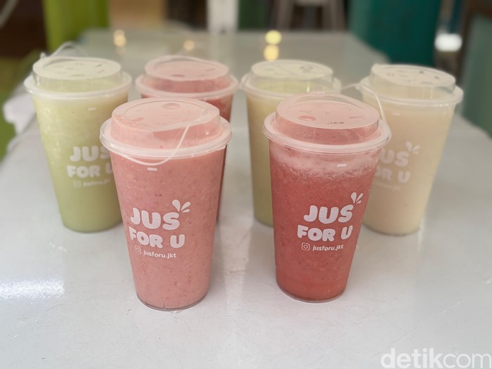 Jus For You di Pasar Puri Indah.