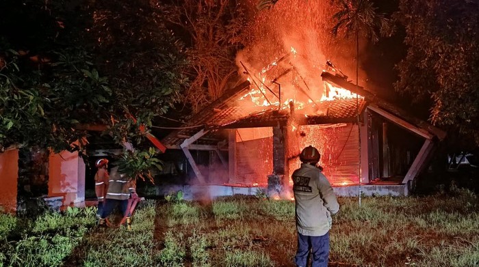 Kios Kerajinan di Pasar Seni Gabusan Bantul Kebakaran