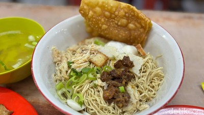 Yang Lezat di Pasar Puri Indah