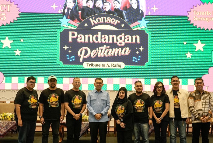 Kementerian Kebudayaan mendukung konser βPandangan Pertama: Tribute to A. Rafiqβ di Tennis Indoor Senayan, Jakarta, Selasa (28/10) mendatang. Kementerian Kebudayaan mendukung konser βPandangan Pertama: Tribute to A. Rafiqβ di Tennis Indoor Senayan, Jakarta, Selasa (28/10) mendatang.
