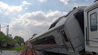 6 Fakta KA Anjlok di Bekasi Bikin Perjalanan dari Jakarta Delay 6 Fakta KA Anjlok di Bekasi Bikin Perjalanan dari Jakarta Delay