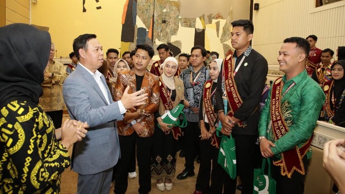 Ketua DPD Dorong Pemuda di Bidang Politik Kedepankan Nilai Budaya Bangsa Ketua DPD Dorong Pemuda di Bidang Politik Kedepankan Nilai Budaya Bangsa