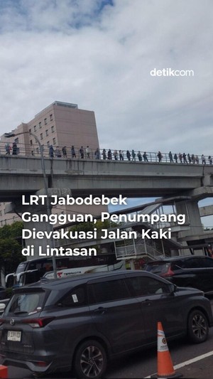 Video: LRT Jabodebek Gangguan, Penumpang Jalan Kaki di Lintasan