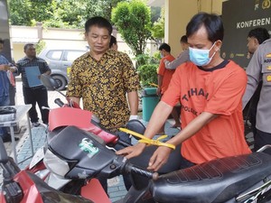 Pria di Surabaya Modus Dagang Pentol Keliling Gasak Motor di 19 TKP