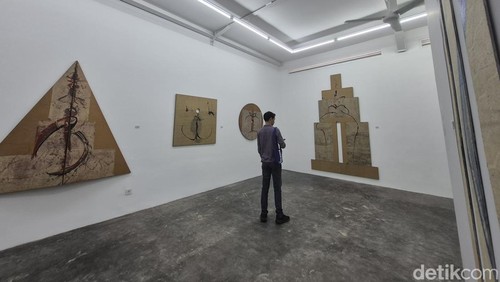 Pembukaan Peter Dittmar Art Space di Tonyraka Art Gallery Ubud, Sabtu (25/10/2025). (Ni Komang Ayu Leona Wirawan)