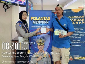 Duta Pemandu dari Polri Sat Set Bantu Pelayanan Samsat II Semarang
