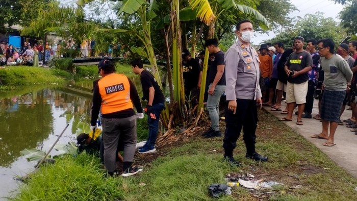 Geger Mayat Lelaki Asal Grobogan Mengambang di Kali Gempol Indramayu