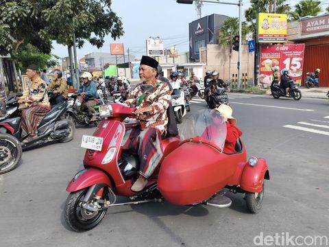 Polresta Sidoarjo dan Ponpes Manba'ul Hikam Gelar Motoran Klasik Peringati Hari Santri ke-10 Polresta Sidoarjo dan Ponpes Manba'ul Hikam Gelar Motoran Klasik Peringati Hari Santri ke-10