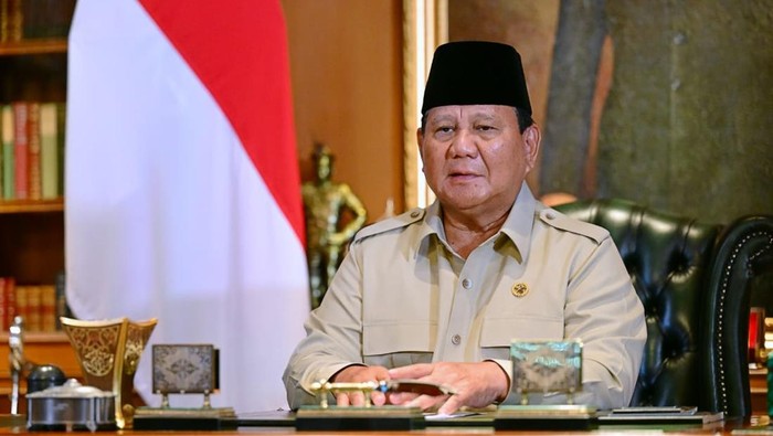 Prabowo Subianto (Muchlis Jr. - Biro Pers SekretariatΒ Presiden). Prabowo Subianto (Muchlis Jr. - Biro Pers SekretariatΒ Presiden).