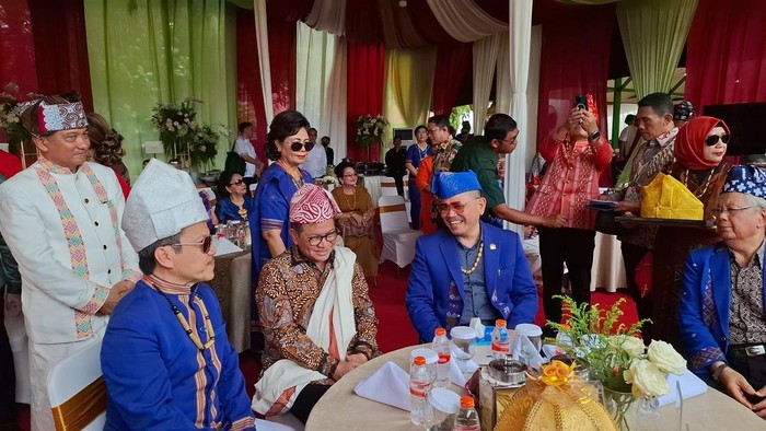 Pramono Anung Gubernur DKI Jakarta Pramono Anung menghadiri acara Sitomu Mali Ikatan Keluarga Toraja (IKAT) Jabodetabek di Buperta Cibubur, Jakarta Timur, Sabtu (25/10/2025).