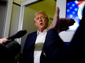 Trump Patok Tarif 25% buat Impor Chip