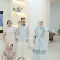 Nuansa minimalis mendominasi interior rumah mereka. Kombinasi warna putih dan pastel makin membuat rumah terasa lebih lapang. (Foto: YouTube/Has Entertainment)