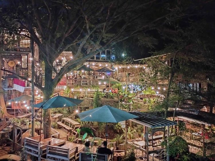 Hidden Gem Dekat Stasiun Jurangmangu, Ada Kafe Artistik Rummah GoA