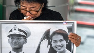 Thailand Berkabung Usai Ratu Sirikit Wafat, Turis-Turis Diminta Tahu Diri-Atur Destinasi Thailand Berkabung Usai Ratu Sirikit Wafat, Turis-Turis Diminta Tahu Diri-Atur Destinasi