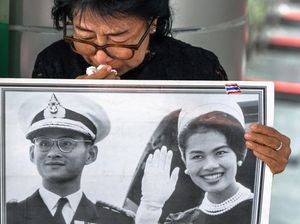 Warga Thailand Beri Penghormatan Terakhir untuk Ibu Suri Sirikit