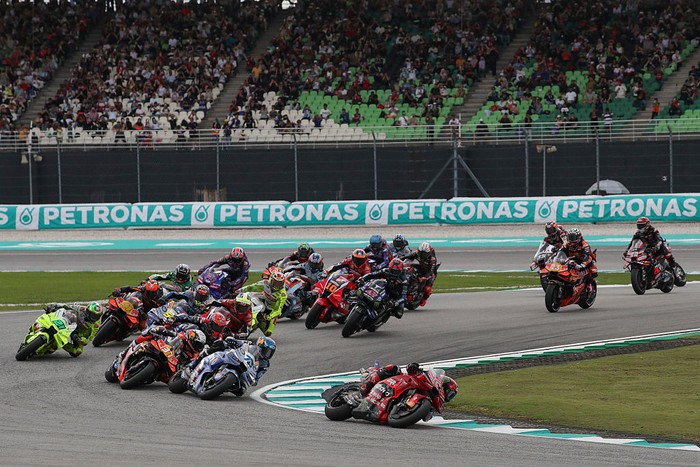 Sprint Race MotoGP Malaysia 2025 KUALA LUMPUR, MALAYSIA - OCTOBER 25: Francesco Bagnaia of Italy riding the Lenovo Ducati (63) during the Sprint ahead of the MotoGP of Malaysia at Sepang Circuit on October 25, 2025 in Kuala Lumpur, Malaysia. (Photo by Gold & Goose Photography/Getty Images)