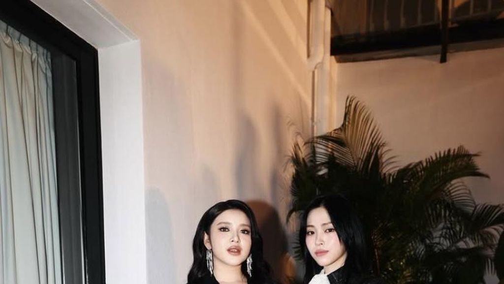Video: Tiara Andini Foto Bareng Ryujin ITZY: Midzy Detected