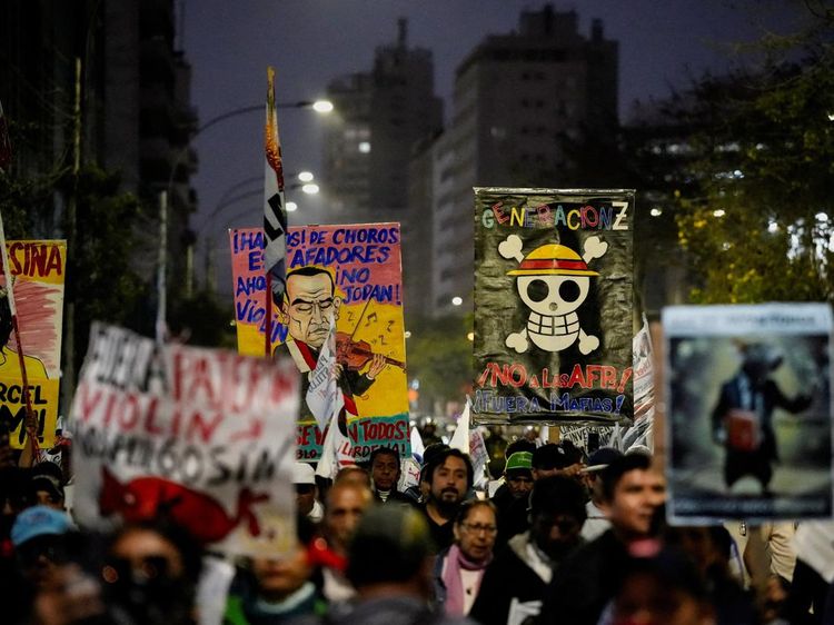 Aksi Warga Peru Protes Lonjakan Kejahatan dan Kekerasan Polisi