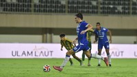 Gol kedua berlanjut yang dibuat di laga PSBS Biak vs Persib. Ia mencetak satu gol dan satu assist yang turut membantu tim menang 3-0 pada laga pekan kesembilan Super League 2025/2026 tersebut. (Foto: Dok. Persib Bandung) Gol kedua berlanjut yang dibuat di laga PSBS Biak vs Persib. Ia mencetak satu gol dan satu assist yang turut membantu tim menang 3-0 pada laga pekan kesembilan Super League 2025/2026 tersebut. (Foto: Dok. Persib Bandung)