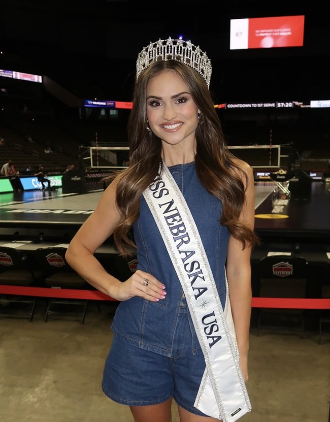 Selain itu, ia juga mengkhususkan diri di bidang periklanan dan hubungan masyarakat.  Foto: dok. Instagram @audreyeckert_