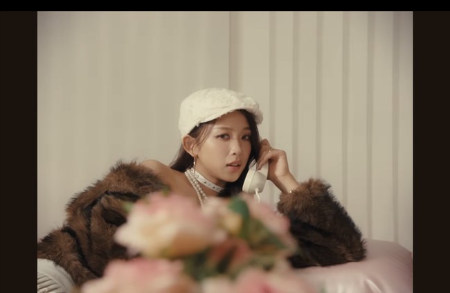 Di tahun kelima debutnya, Dita Karang mengejutkan penggemar dengan keputusannya untuk hengkang dari Secret Number dan agensinya Vine Entertainment. Diam-diam, Dita Karang juga sudah menyiapkan comeback solo dengan konsep manis dan centil ala Y2K. Foto: Instagram