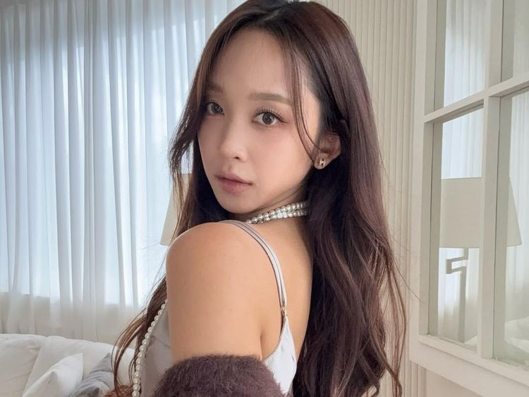 7 Gaya Dita Karang eks Secret Number Debut Solo, Tampil Centil ala Y2K