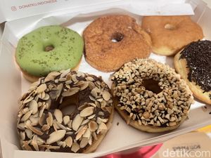 Laris 2.500 Buah Sehari, Begini Kenikmatan Donat Kentang Jadul di Kokas