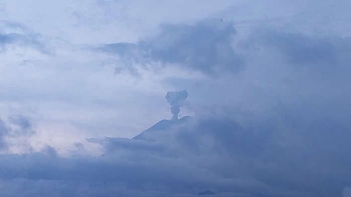 Gunung Semeru erupsi Gunung Semeru erupsi